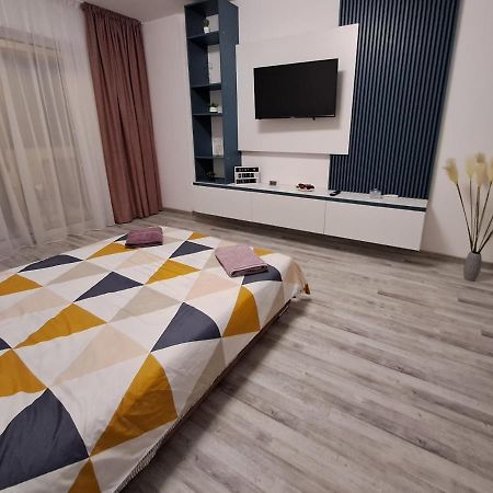 Happy Rental Apartments 2 Крайова Екстериор снимка
