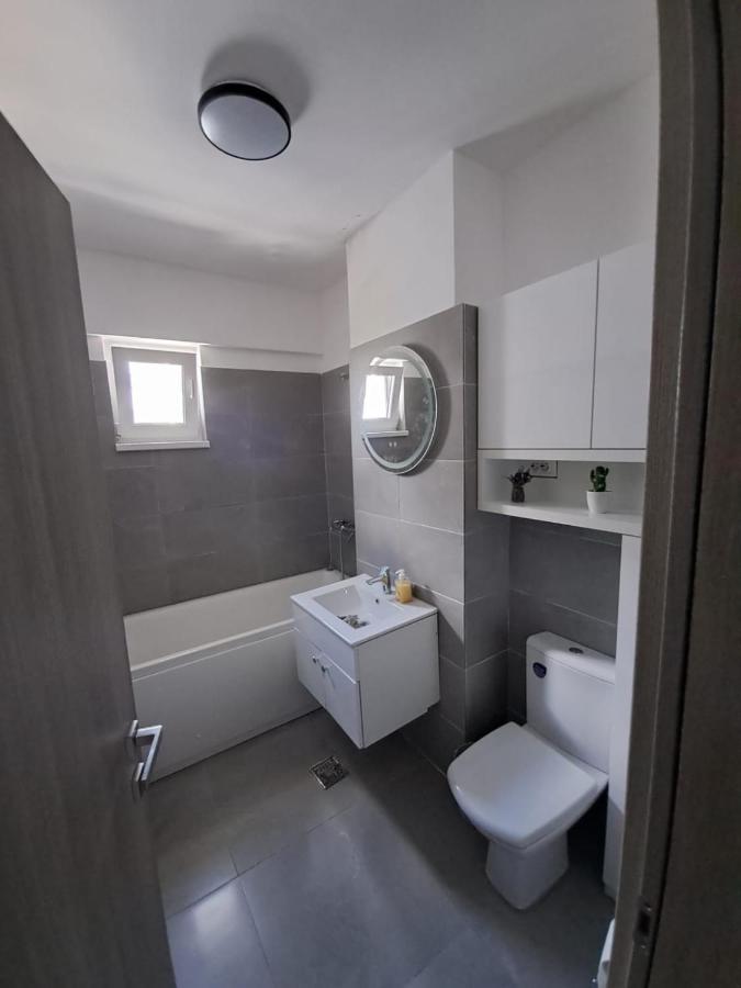 Happy Rental Apartments 2 Крайова Екстериор снимка