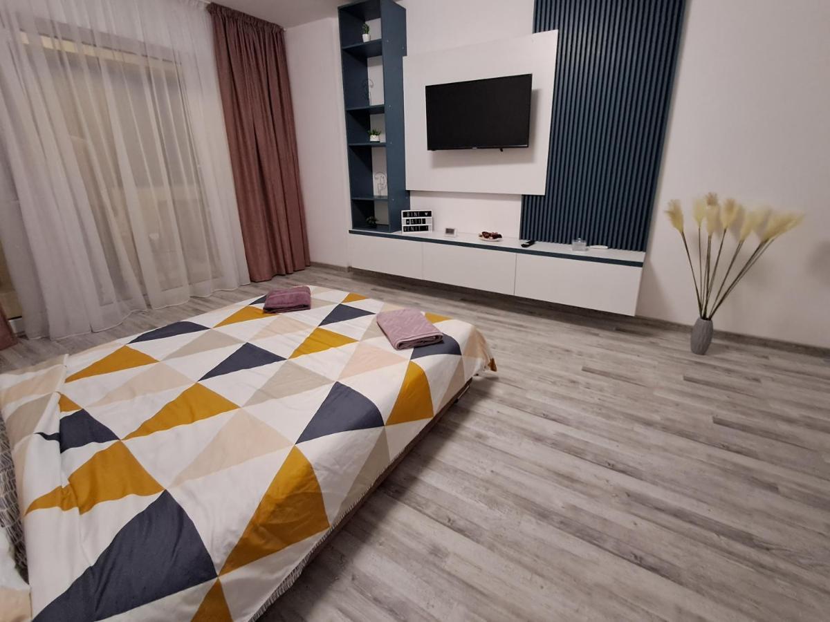 Happy Rental Apartments 2 Крайова Екстериор снимка