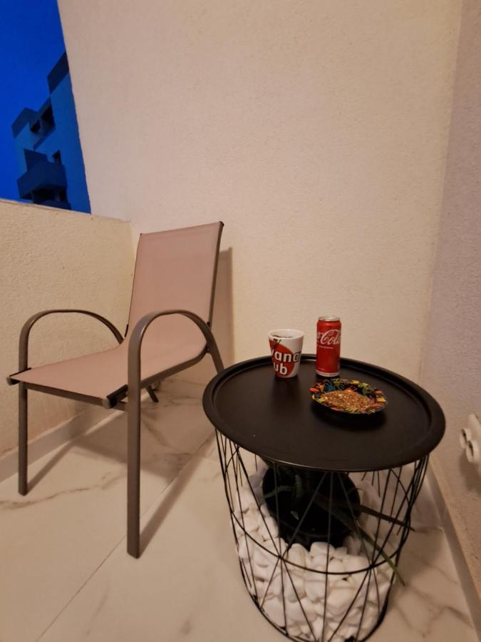 Happy Rental Apartments 2 Крайова Екстериор снимка